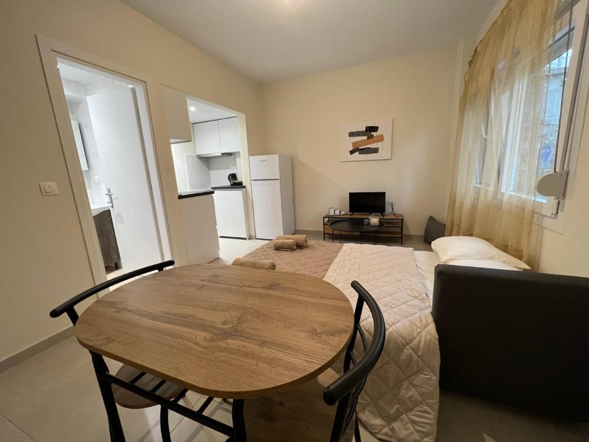 Cozy Corner Apartment อเล็กซานโดรโพลิส ภายนอก รูปภาพ